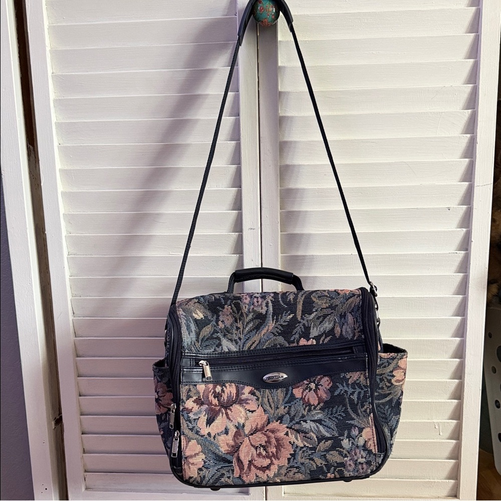 Vintage Jaguar Floral Tapestry Travel Bag